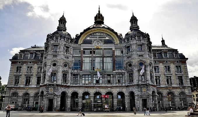 This railway station is a tourist destination, people come from far and wide, it is one of the most beautiful stations in the world!