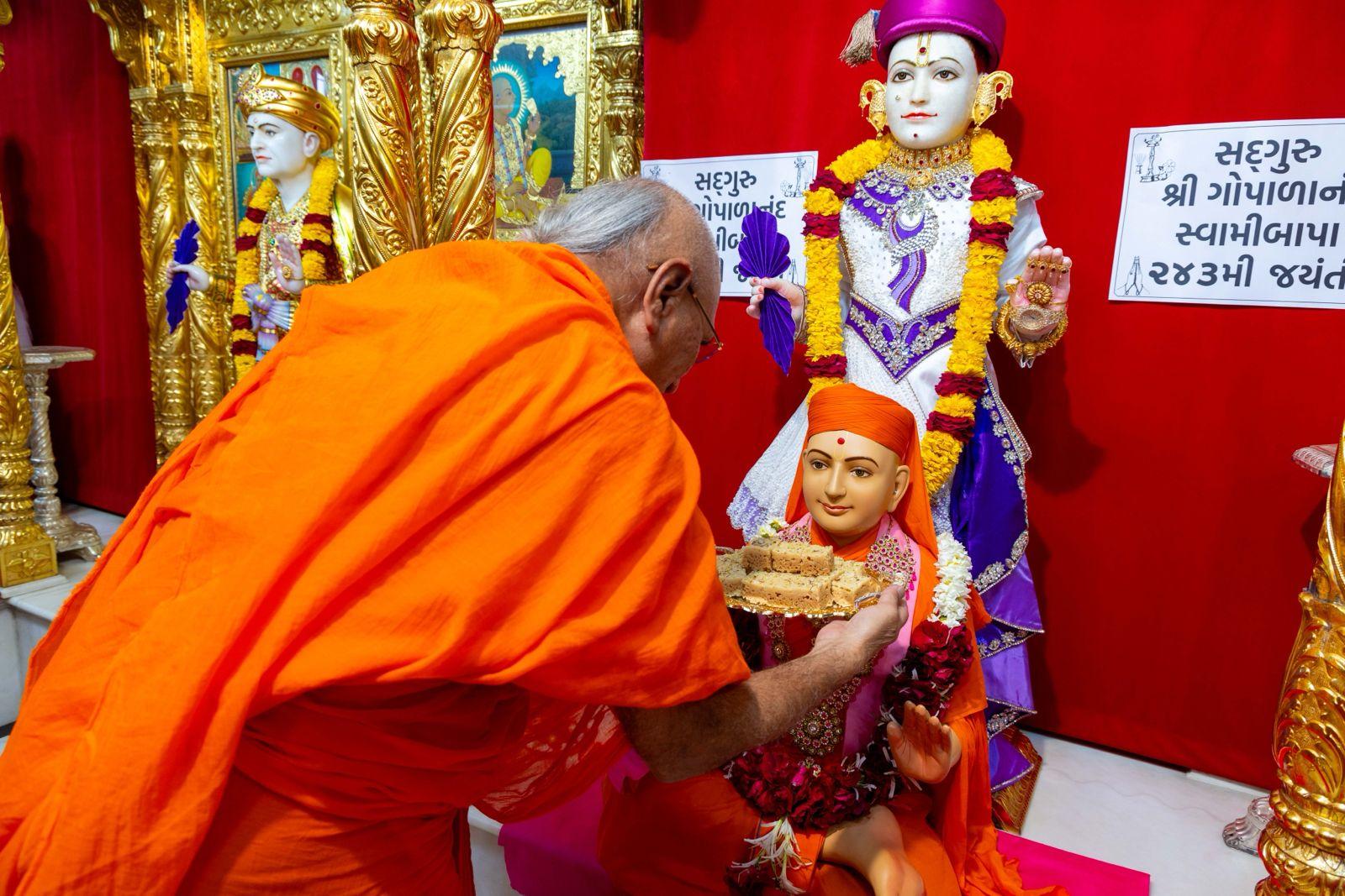 Gopalananda Swamibapa's 243rd Pragatya Jayanti celebrated in Maninagar Swaminarayan Temple