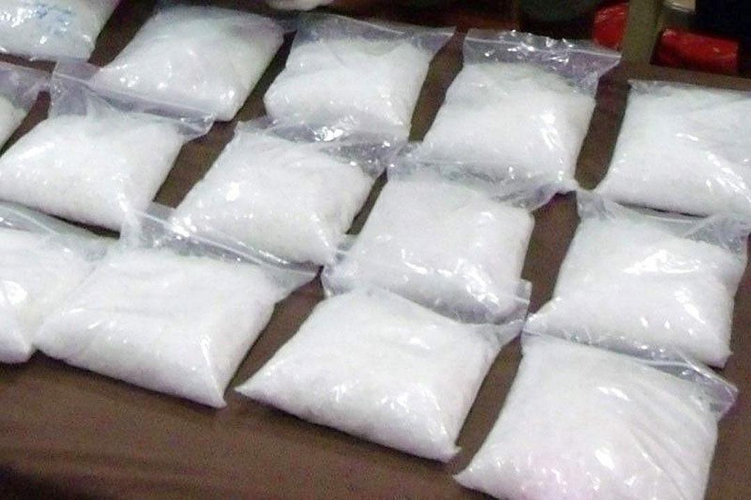 Strict action against sea smugglers in Gujarat, maximum 3500 kg of drugs seized so far, 5 Pakistanis arrested